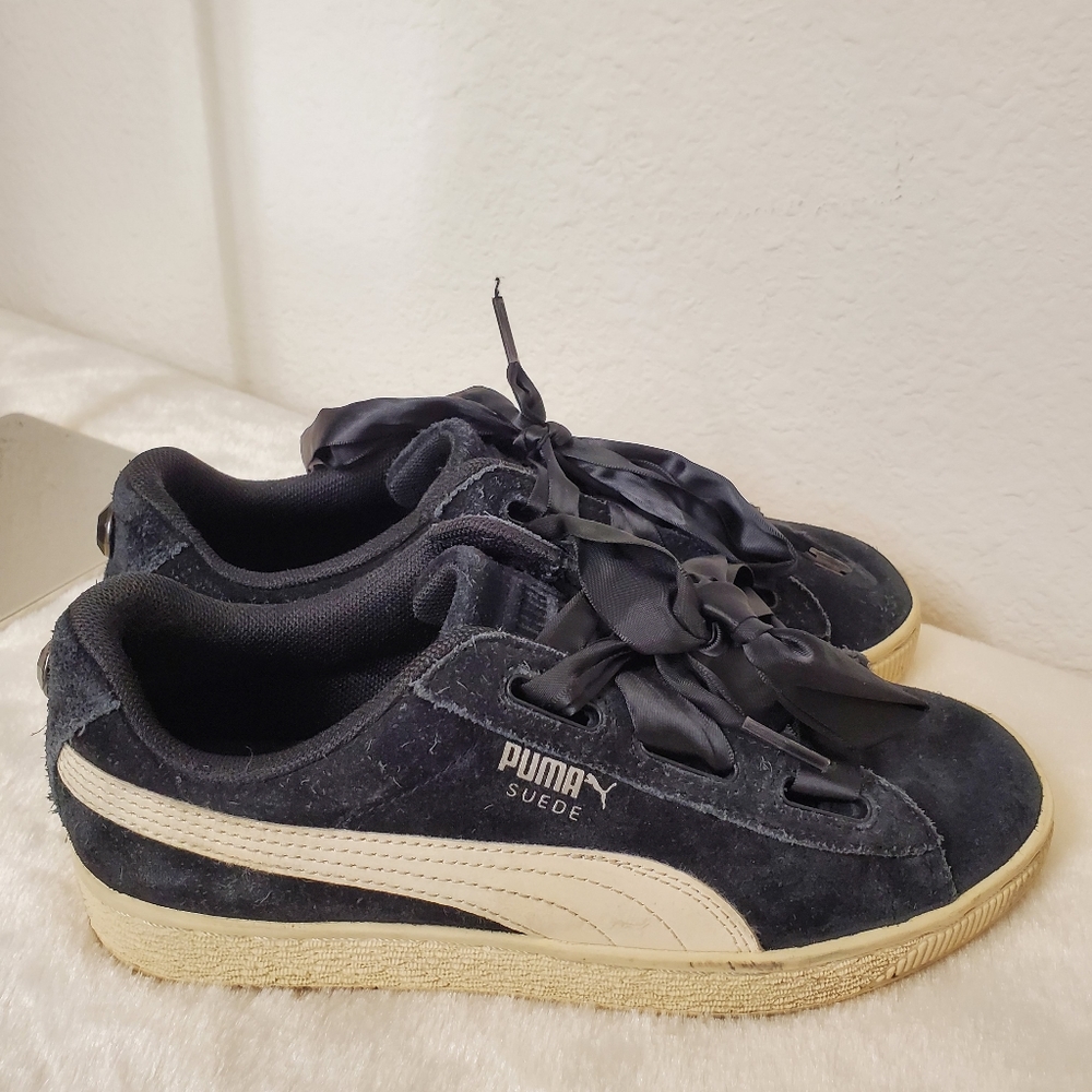 Kids Puma sneaker size 3